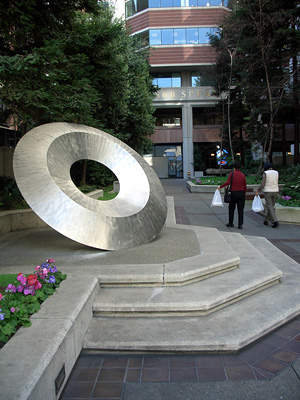 “Tau” in San Francisco - sculpture by Roger Berry -  	   Photo credit - Carol Peckham