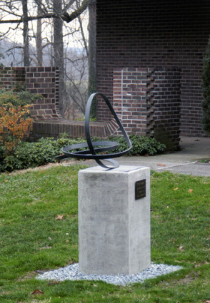 "Dither" in Westtown, PA - Sculpture by Roger Berry - PHOTO CREDIT: Betsy Christopher